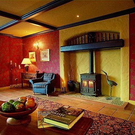 Whitegates Pub & Accommodation Killarney Extérieur photo